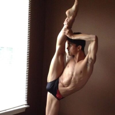 Ballet Stretch Muscle Bulge