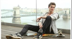 Hung Hunk, Jean Luc Bisset Goes Solo