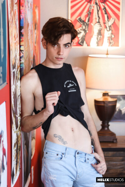 Slim & Sexy Twink Eli Bennet