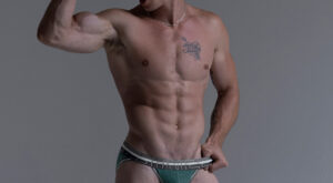 Bicep Bulge & Pits in C-IN2 Jockstrap