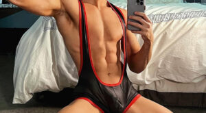 Singlet Muscle Selfie