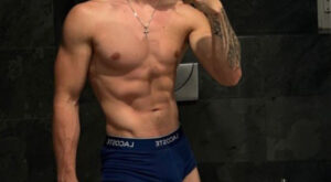 Muscle Boy Bulge Check